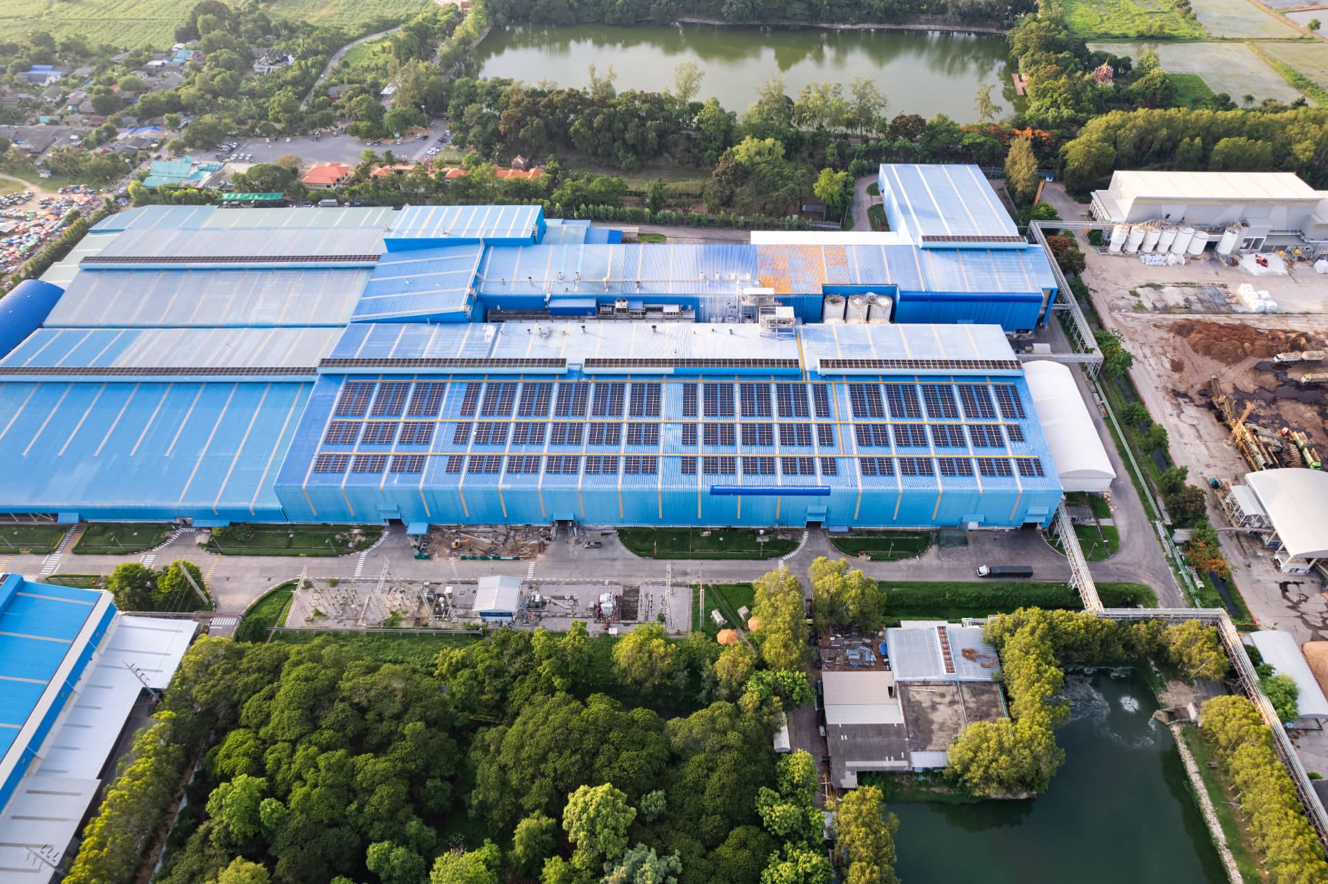 Modern industrial facility with rooftop solar